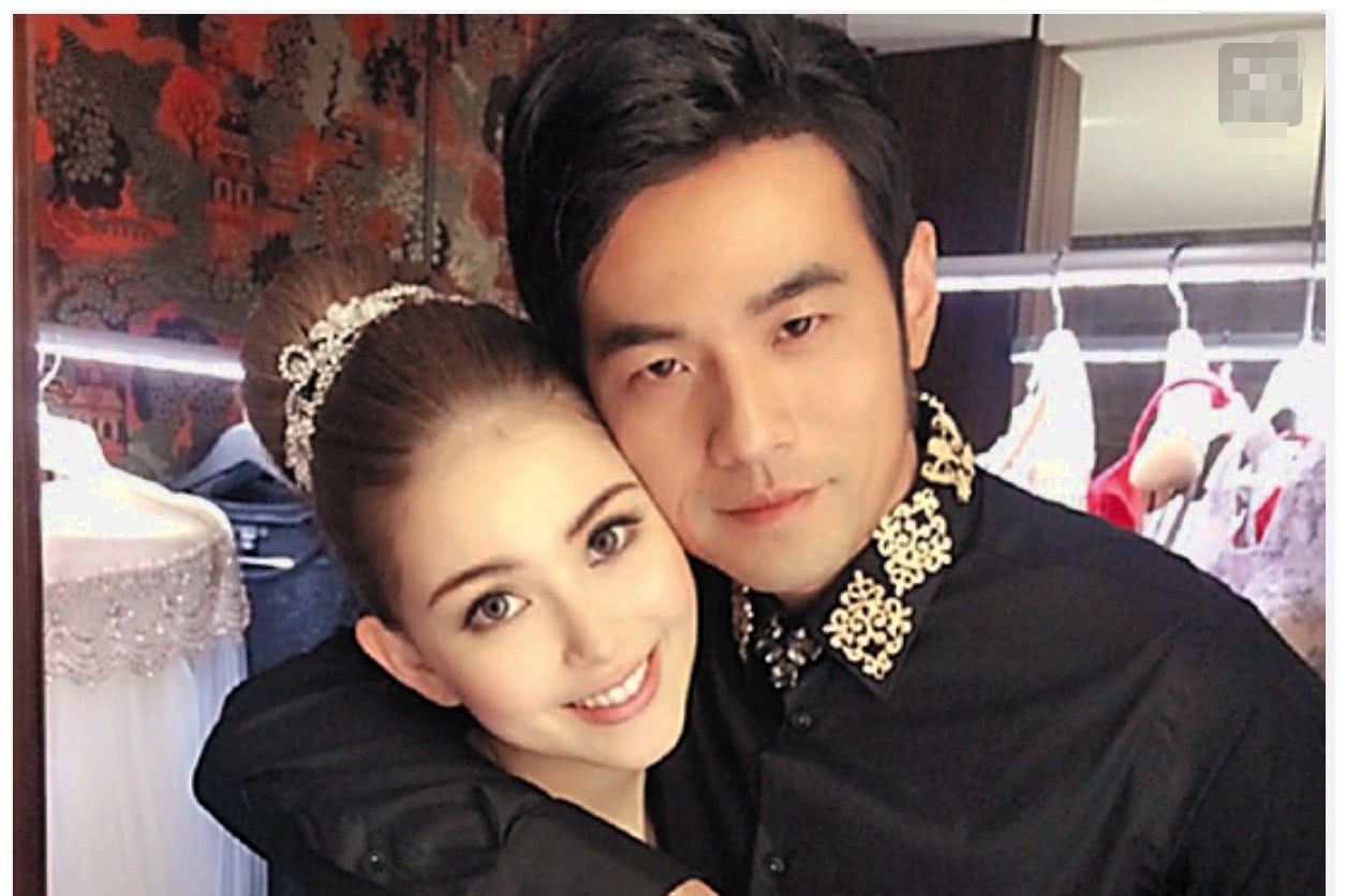 周杰伦昆凌为儿子庆生,夫妻俩甜蜜依偎,晒娃秀恩爱两不误