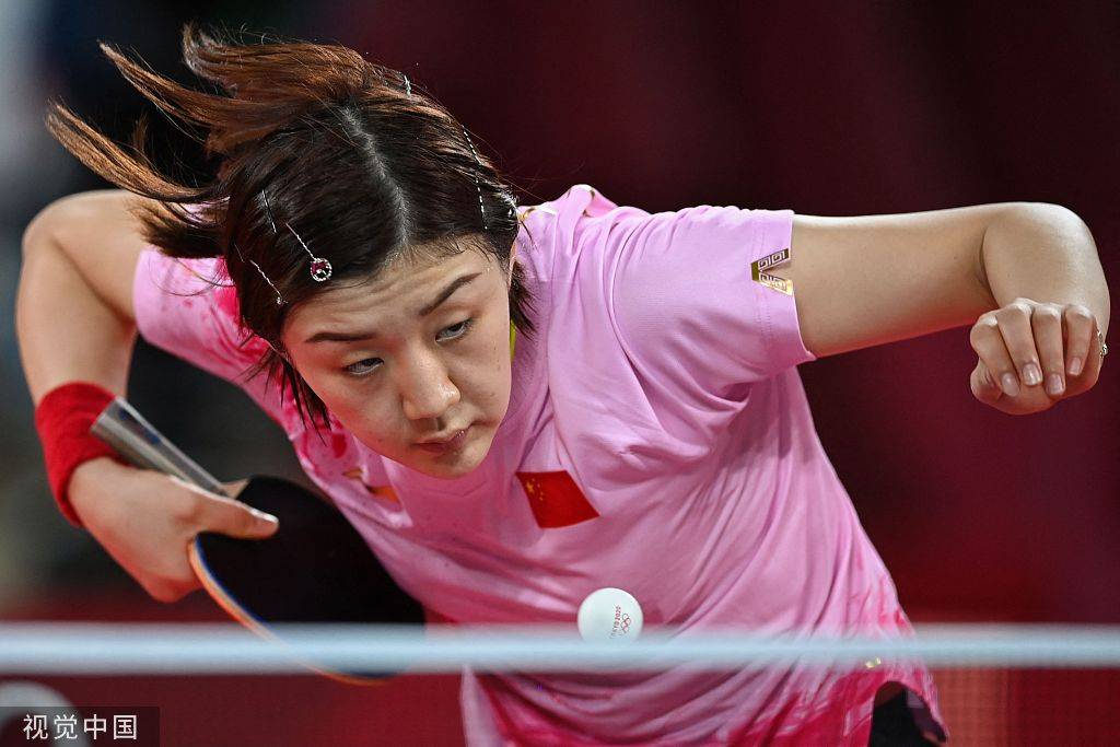 高清图:奥运乒球女单半决赛 陈梦轻松获胜进决赛