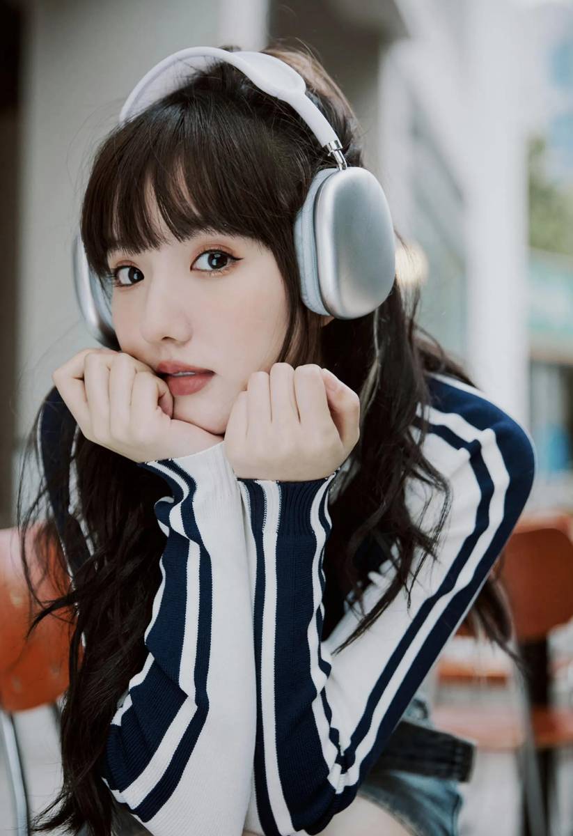 苏晓彤时尚写真：呆萌可爱、甜美靓丽