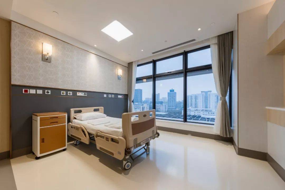 干货l 医疗空间设计 不止有白吊顶 蓝被单_病房