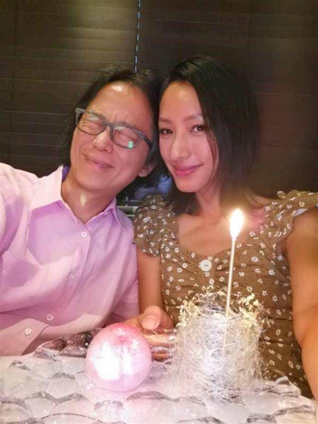 名模蔣怡43歲生日被老公寵成女王，夫妻甜蜜合照更像一對父女 娛樂 第7張