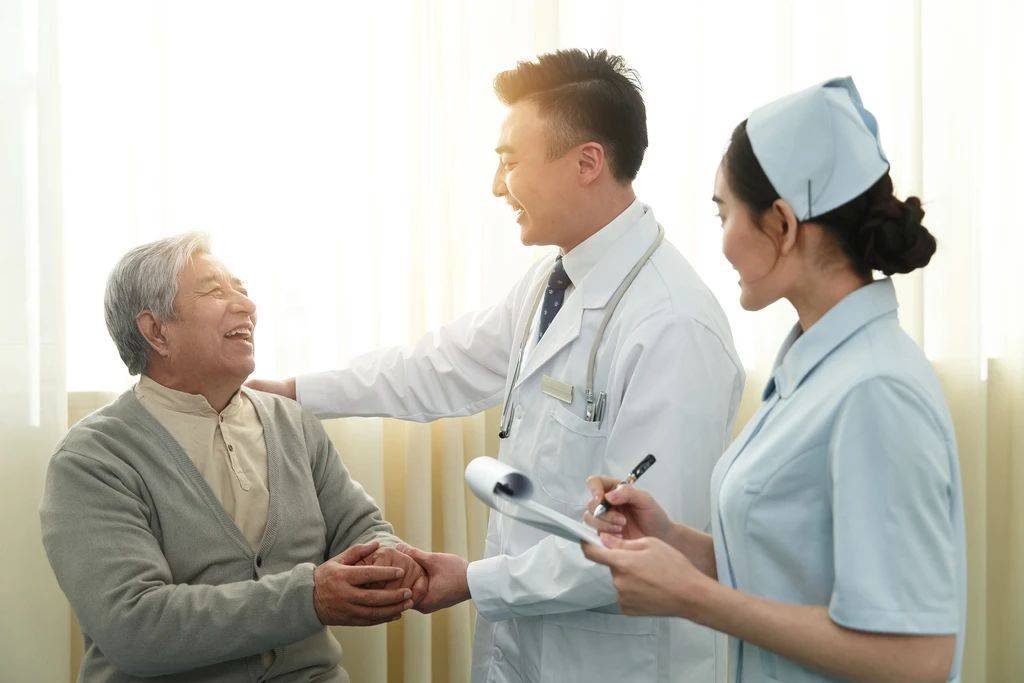 老龄人口养老情况_养老图片
