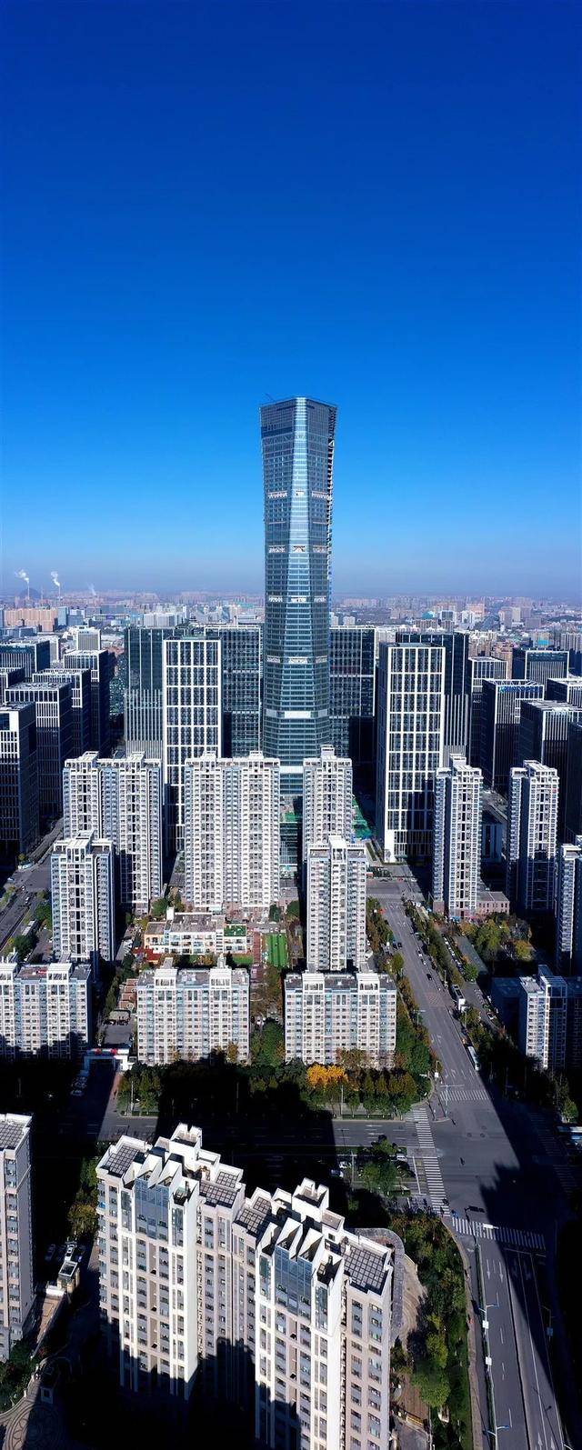 高339米济南第一高楼云鼎大厦形如金箍棒预计年底投用