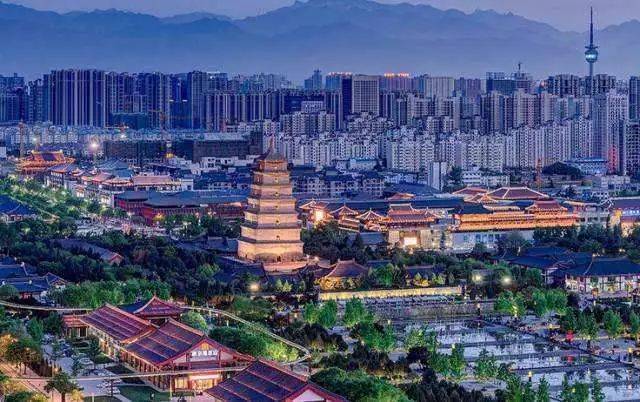 中国十大最美城市排行 843e1be42f484171bfb36660c00bd145.jpeg