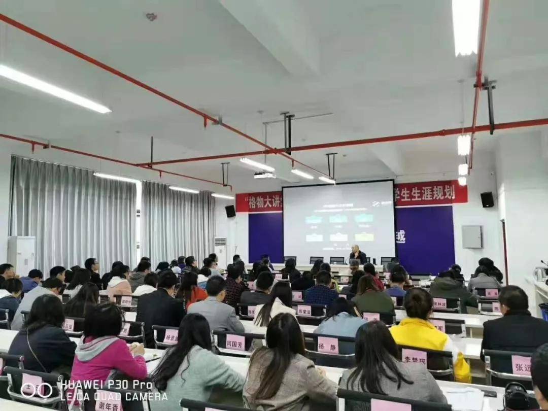 「志愿」别犹豫了，不然就晚了！给您十八个找聚铭师专家给孩子报志愿的理由