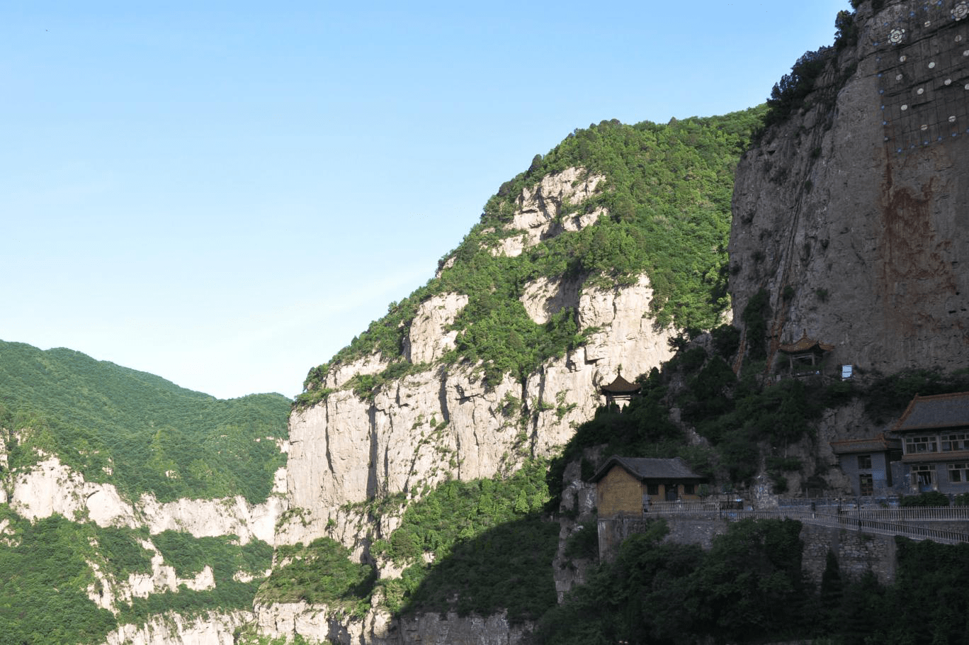 1/ 12 坐落在吕梁山脉与太行山脉之间南北走向的太岳山脉中的绵山5a