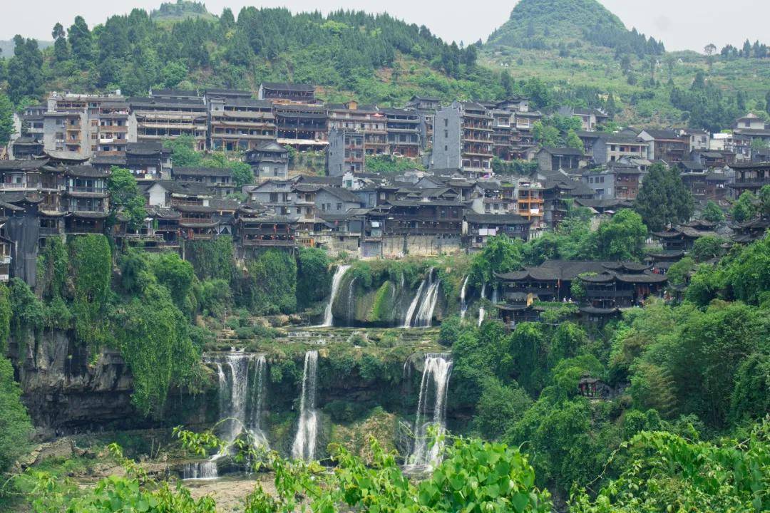 丽江人口少_丽江古城图片