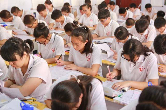 「有关」数列有关的综合题，值得考生关注吴国平：作为高考数学的热点