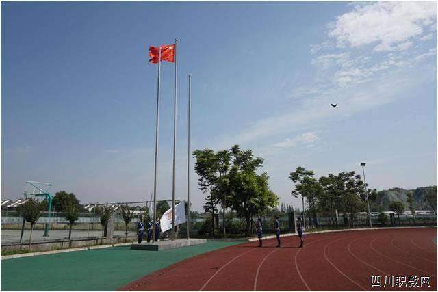 高三@大学我们来了！成都市青苏职中举行高三升学班高考誓师大会