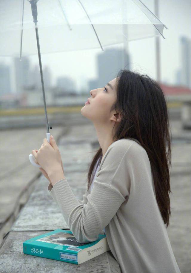 拍照怎么把皮肤拍得白 1e4d60fcb96d4acdbc975bb76e3f7fb0.jpeg