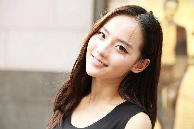 她曾与杜淳相恋7年无果，后嫁王思聪好友，婚后