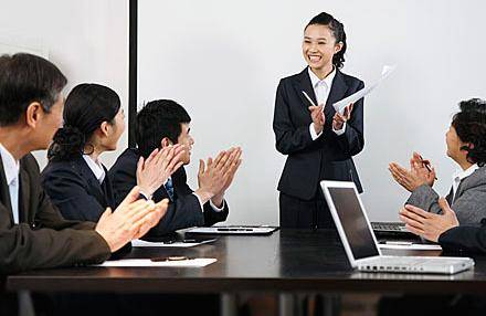 职场中，急功近利是人的致命弱点，所以要谨慎选择跳槽