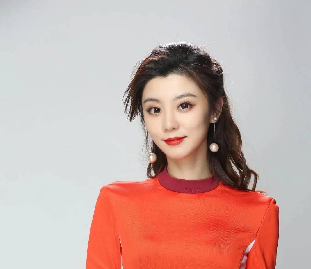《王牌对王牌》主持人沈涛结婚现场曝光!新娘不是费费