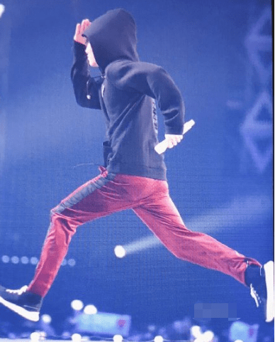 到底怎么样才算会跳舞 e96e436623734ffb8653abf774a36e12.png