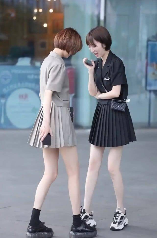 同款直腿 f37626f874bb4118af51526069ce7d52.jpeg