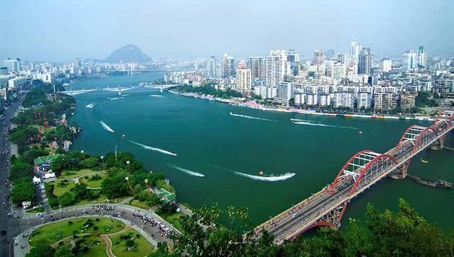 2020年海南GDP_05年海南马自达323(3)