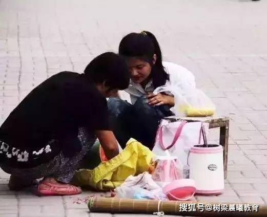 郸城■你读书虽苦,父母更不易“最牛县高”考前校园照让人泪奔:同学