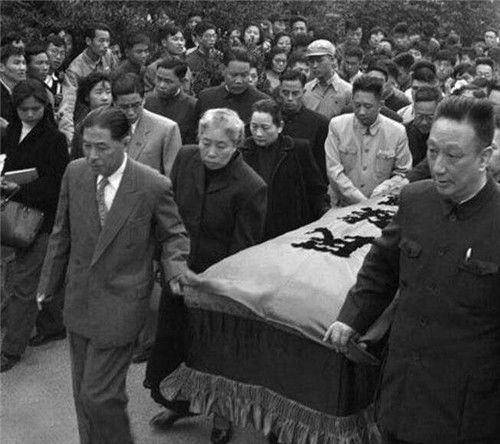 鲁迅的狂人日记第一次发表 5d0d8ad02778474499c90f6ab88596f2.jpeg
