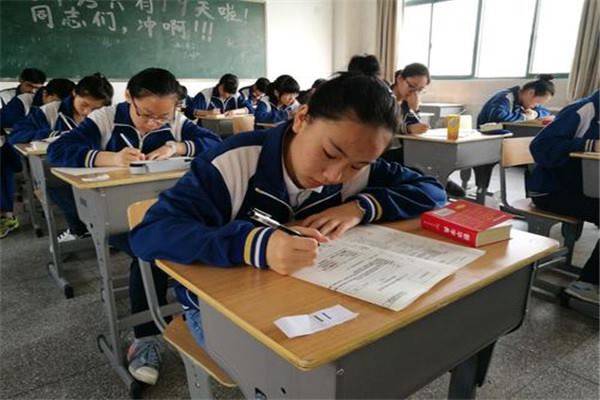 毕业班压力大的不仅是学生，还有家长！家长如何缓解压力？
