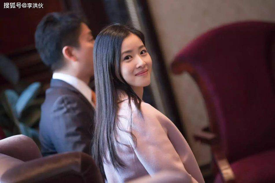 原创真学霸，章泽天论文登剑桥官网，人美心善做公益，刘强东没看错人