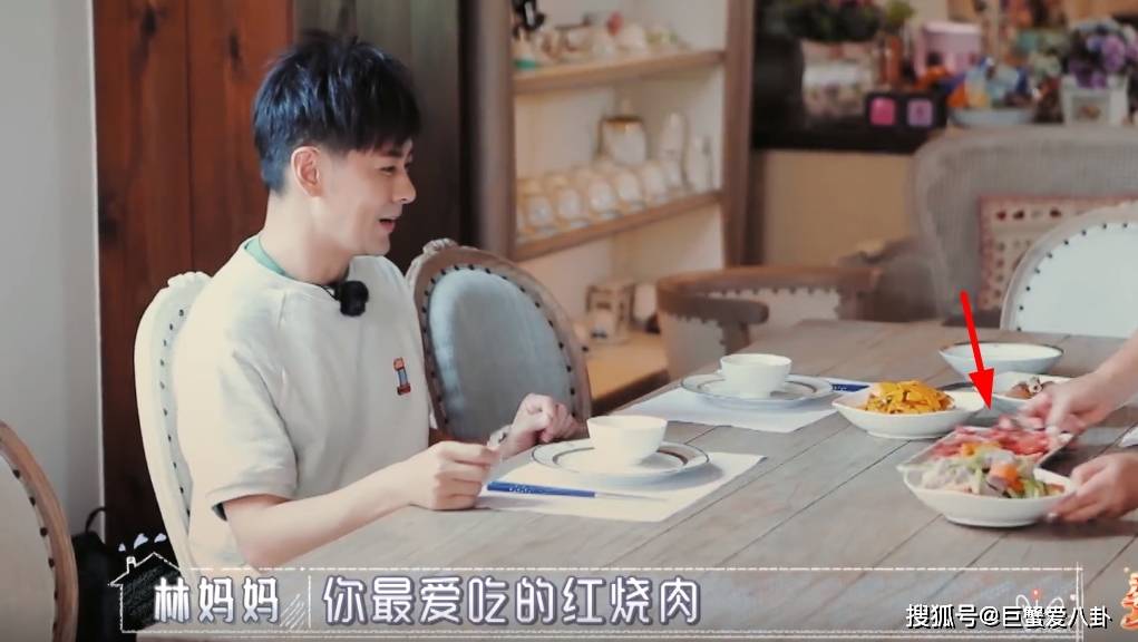 原创林志颖妈妈：嫌弃陈若仪不会做饭，挑剔送的衣服，不让儿子做家务