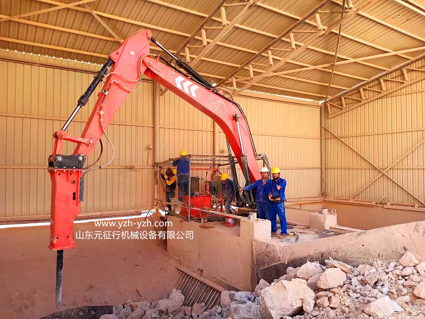 液压破碎锤厂 067b3b8d7fa94a7c92ab3fb40733a49e.jpeg