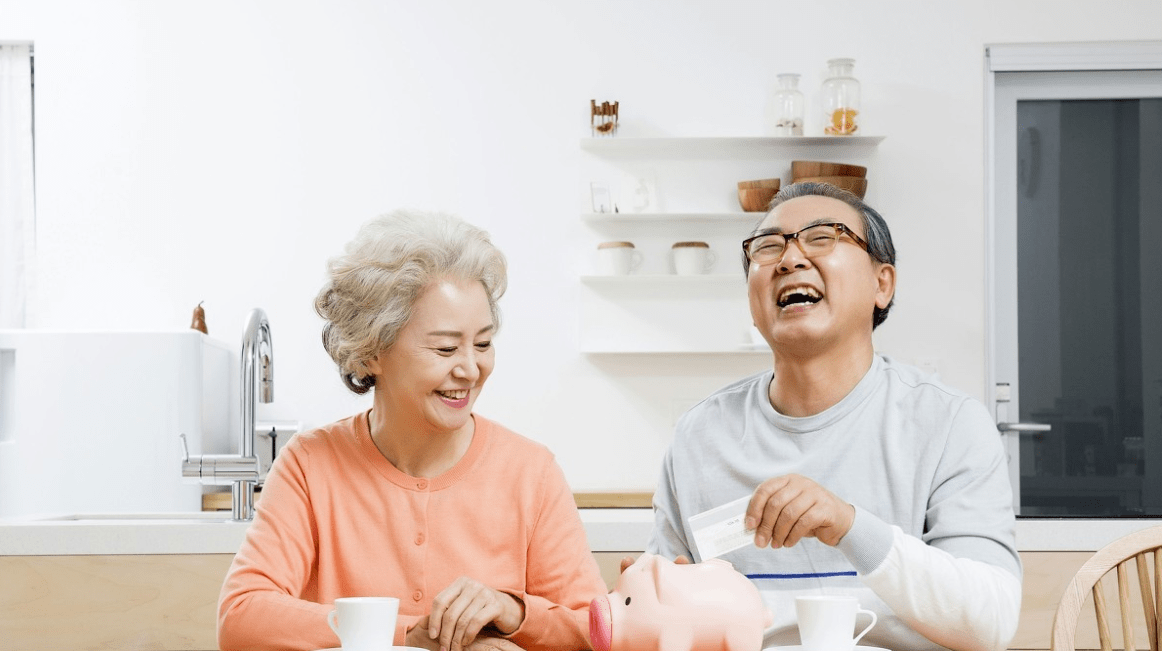 个人这样交社保，每月能比别人多领1372元的养老金，不知道就亏了！