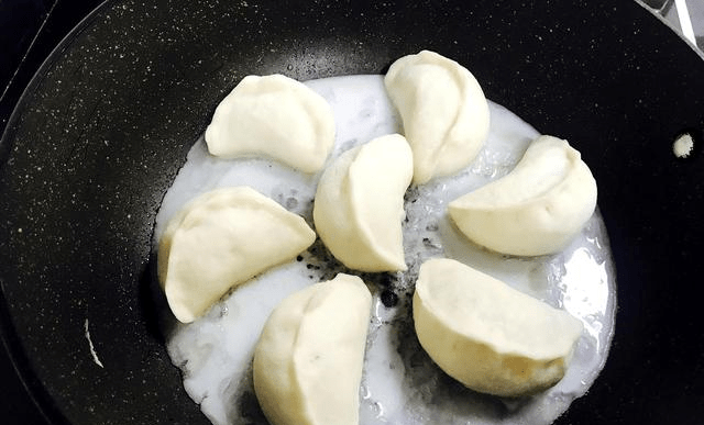 怎么做水煎包皮薄软 6169ffbf201741a482775dcfe7e2bb35.png