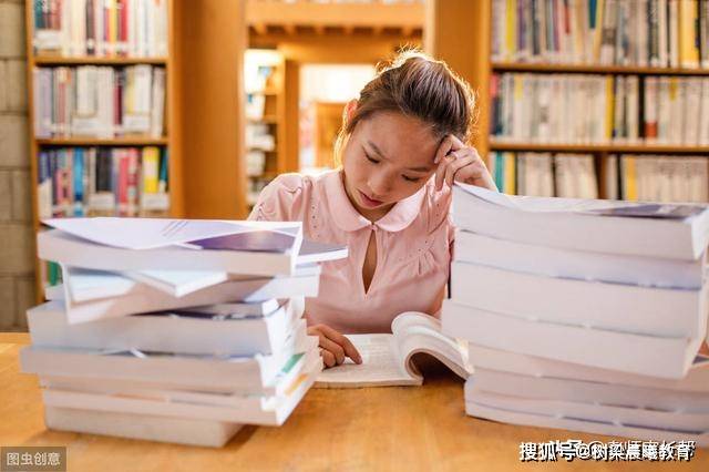 北大|看到他的笔记本，网友感慨：能考北大应该的北大722分状元