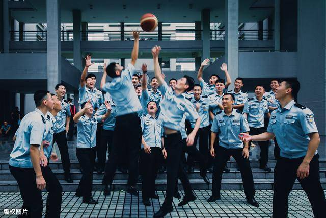 铁饭碗|第一档考上就是铁饭碗！专科毕业也很吃香警校可分为三个档次