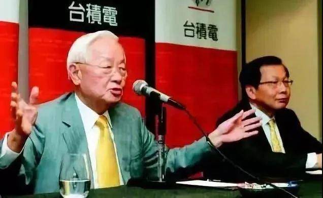 历史潮头上的台积电：两堵高墙，一柄尖刀​