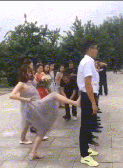 搞笑gif:为什么我在健身房,就看不到这样的极品!