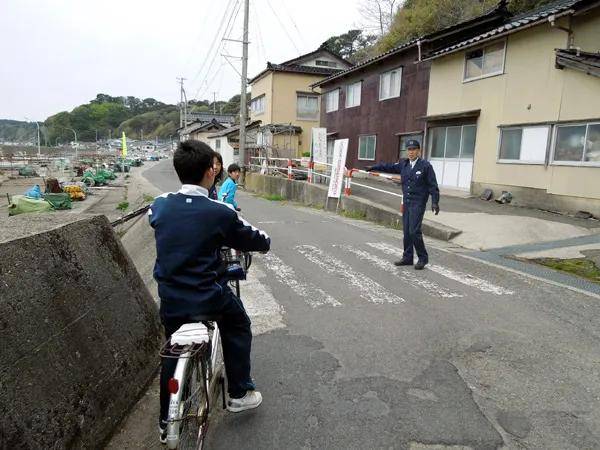 上海“1人幼儿园”引4亿人爆笑，日本这所“1人中学”却让无数人留下眼泪...