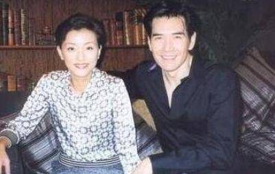 费翔因父母反对弃叶倩文,被杨澜抛弃,被胡茵梦温暖,却