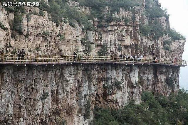 汝州市政协主席陈国重带队赴鲁山阿婆寨景区考察调研