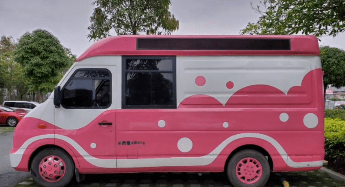 继地摊车之后这是五菱的又一神作粉嫩嫩的五菱冰淇淋车