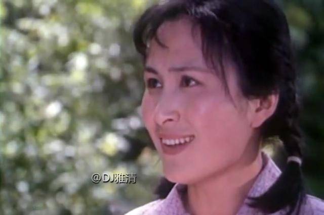 23,倪萍在《流泪的红蜡烛》中所饰演的农村女人白菊花,大家另有印象吗