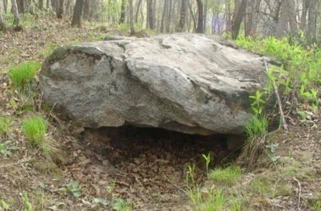 原创东北历史(125):古代梅河口人死后如何埋葬?高山石棚墓!