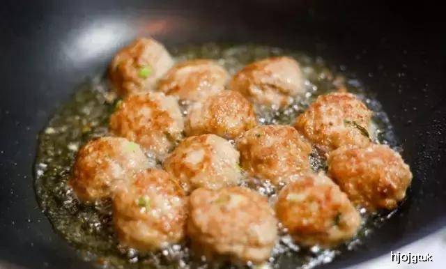 酸甜酱料怎么调 1bd5ed2063664d4190efb1c35b433eda.jpeg