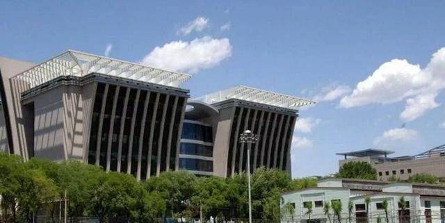 中北大学一学生手机被监考老师发现，视为作弊，后学生跳楼坠亡！