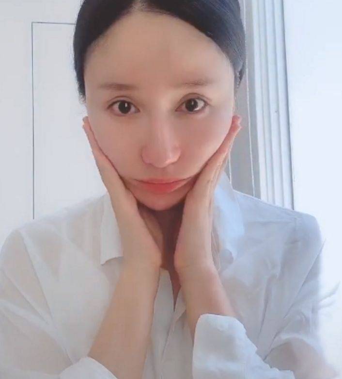 真实的自己素颜 cbcb71bf3eb2450d8df47e000463c161.jpeg