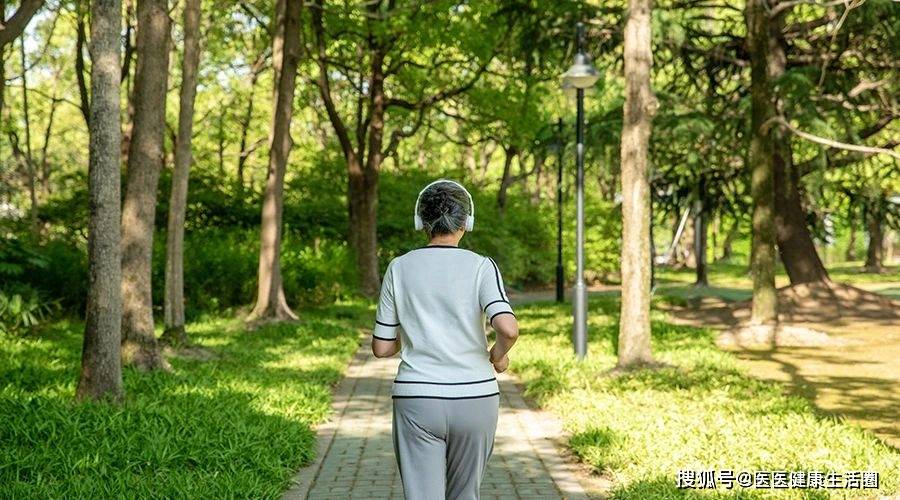 养身堂入夏以后老人跑步要注意的6件事