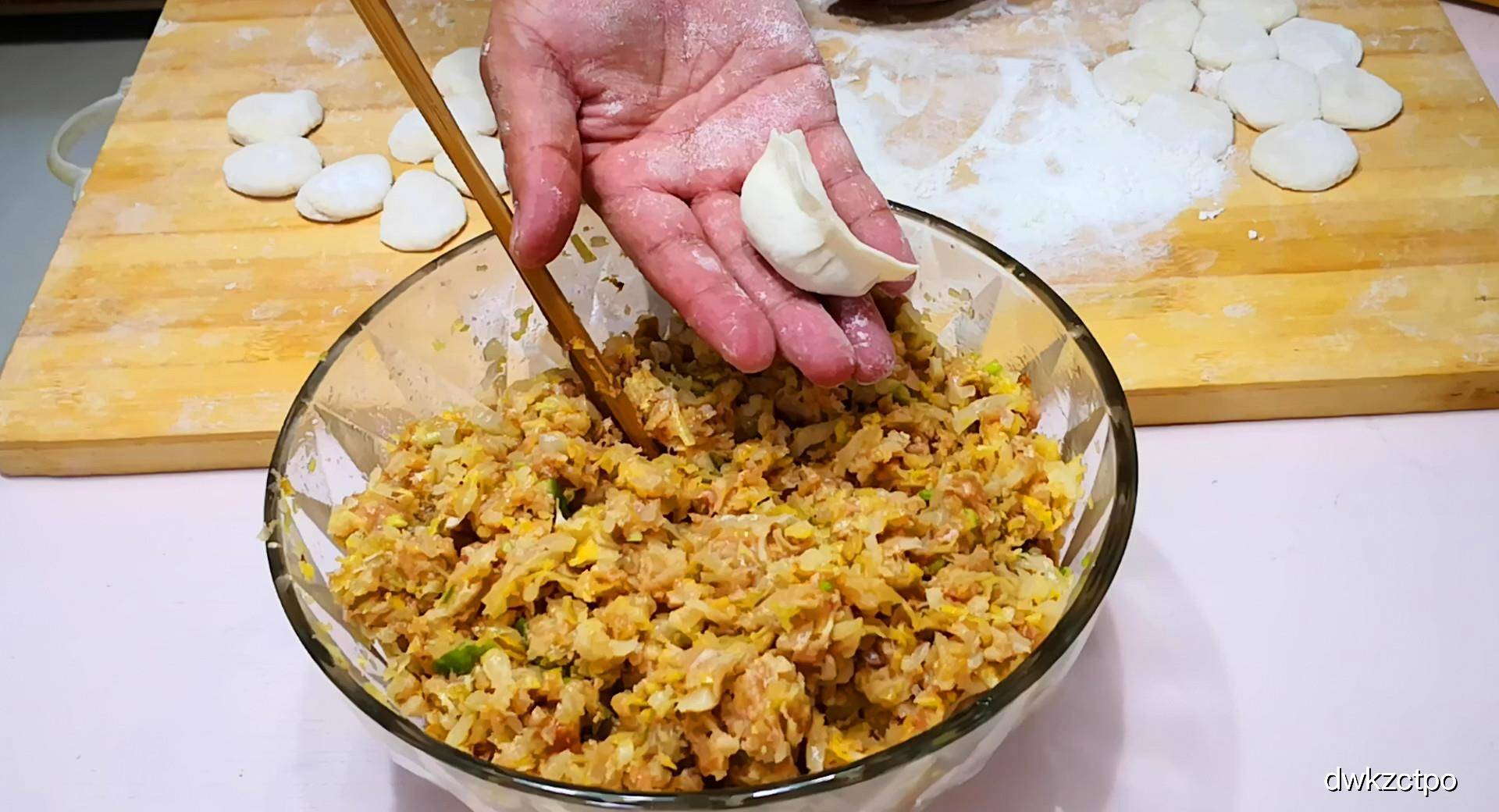 泡菜怎么做才会微酸 268a6f6c75224386ba477e704275d981.jpeg