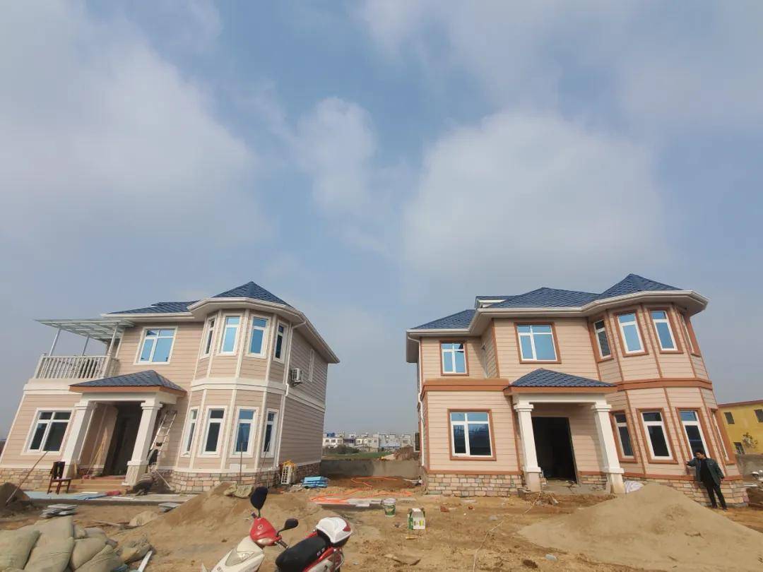 河南农村自建别墅实拍,再配上庭院,真的让人羡慕!