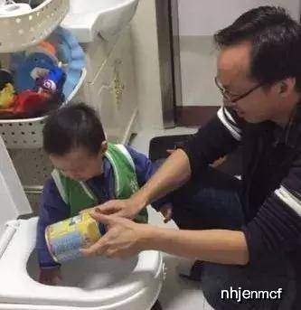 原创逗比爸带熊孩子爆笑瞬间,记住千万不要让逗比老爸带娃 原创逗比爸带熊孩子爆笑瞬间,记住千万不要让逗比老爸带娃