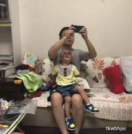 原创逗比爸带熊孩子爆笑瞬间,记住千万不要让逗比老爸带娃 原创逗比爸带熊孩子爆笑瞬间,记住千万不要让逗比老爸带娃