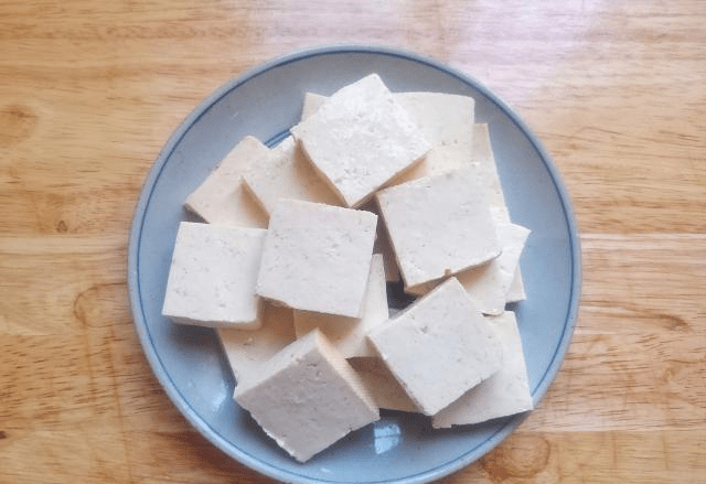 怎么炸豆腐不粘锅不碎 a9fcf2e98cb141738a96fca249c26309.png