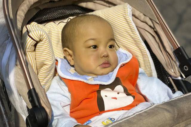 孩子|谁料父亲却找了个借口抛弃母子早产儿突发重症母亲舍命捐肝救子