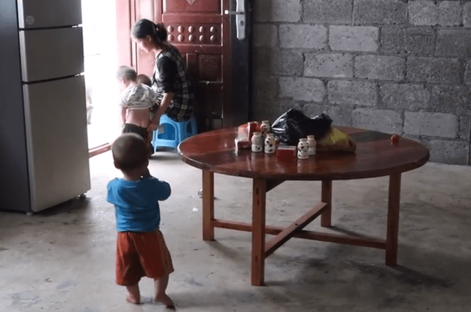 夫妻住深山生9娃引热议，丈夫发声：再穷不会送养小孩