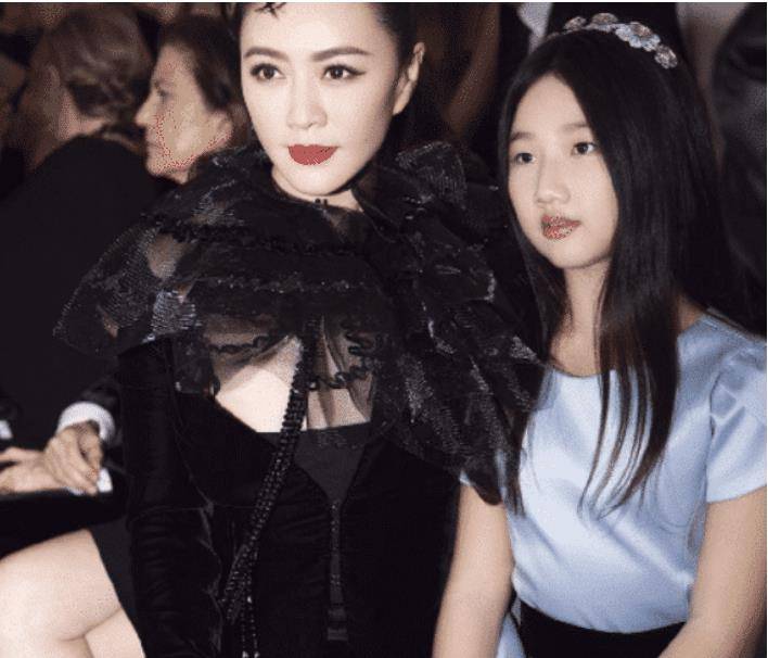 原创她事业巅峰意外怀孕,丈夫是谁至今未知,女儿12岁长相浮现生父基因 原创她事业巅峰意外怀孕,丈夫是谁至今未知,女儿12岁长相浮现生父基因